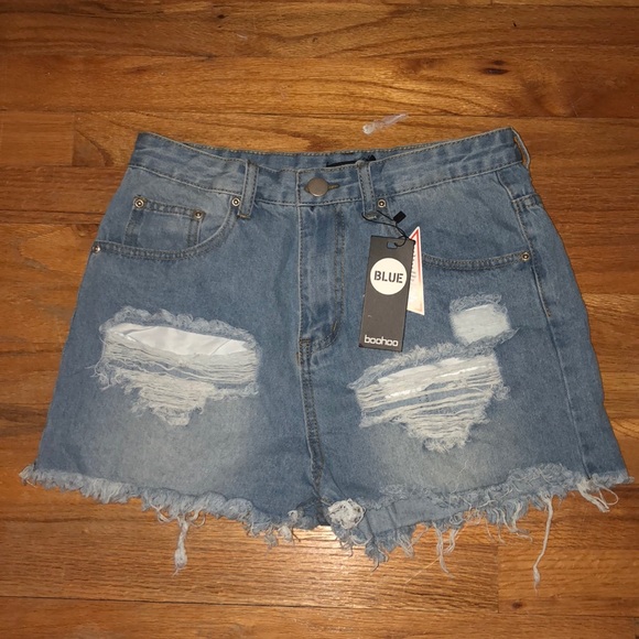 Boohoo Callie Distressed Front Mom Shorts - Picture 1 of 3